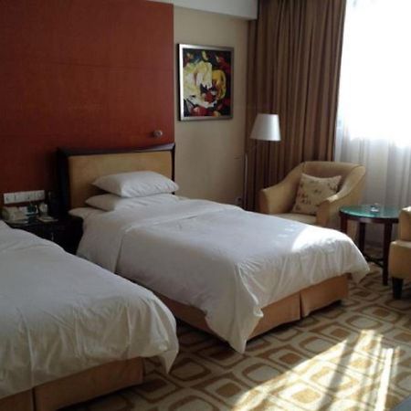 Runyang Huanlong Hotel Женджанг Екстериор снимка